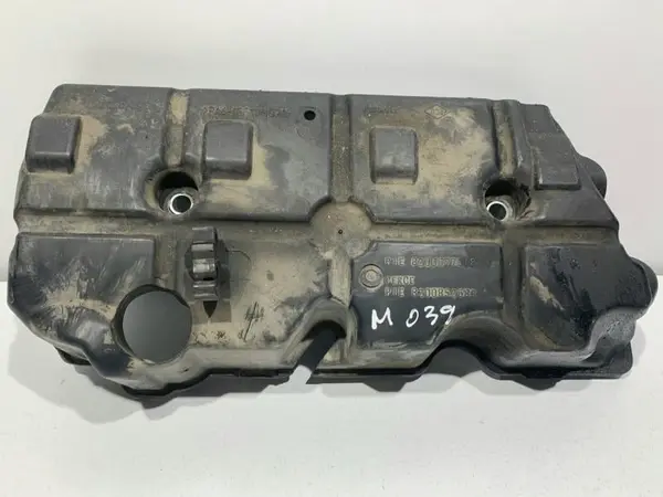 Capac motor 8200677518 Renault Megane 3 (2008-2012) 1.9 dci F9Q 870