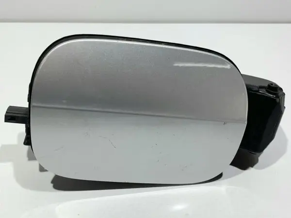 Capac / usa rezervor culoare argintie -la7w 5E0809702 Skoda Octavia 3 (2013-2017 )