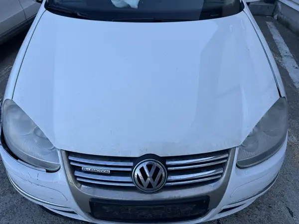 Capota motor culoare alb - lr9a Volkswagen Jetta 5 (2005-2010)
