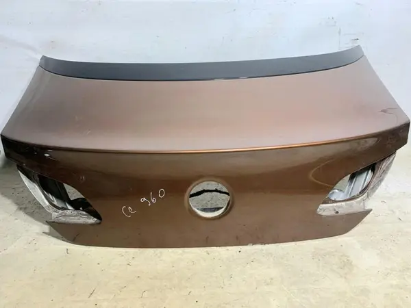 Capota portbagaj culoare maro - lc8y Volkswagen Passat CC (2008-2012)