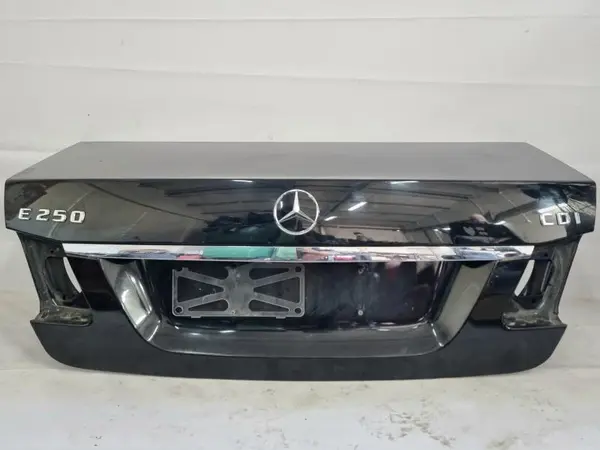 Capota portbagaj culoare negru obsidian - 197 Mercedes E-Class (2009->) [W212]