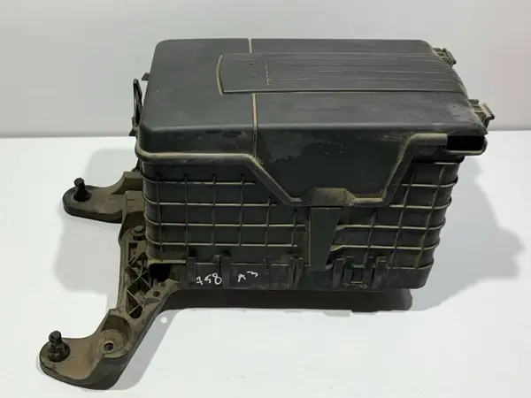 Carcasa baterie 1K0915333C Volkswagen Touran facelift (2006-2010)