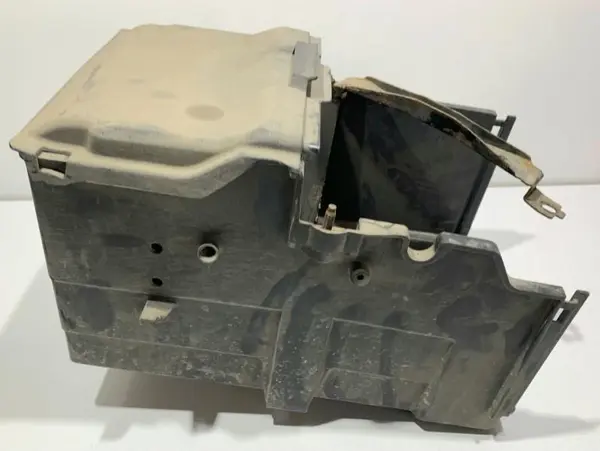 Carcasa baterie AM51-10723-AD Ford Focus 3 (2011-2015)
