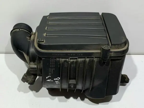 Carcasa filtru aer 1K0129607AQ Volkswagen Passat B6 3C (2005-2010) 1.6 mpi BSE