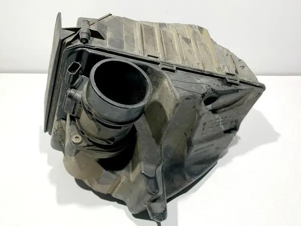 Carcasa filtru aer 8200947663 Renault Scenic 3 (2009-2011) 1.5 dci K9K 834