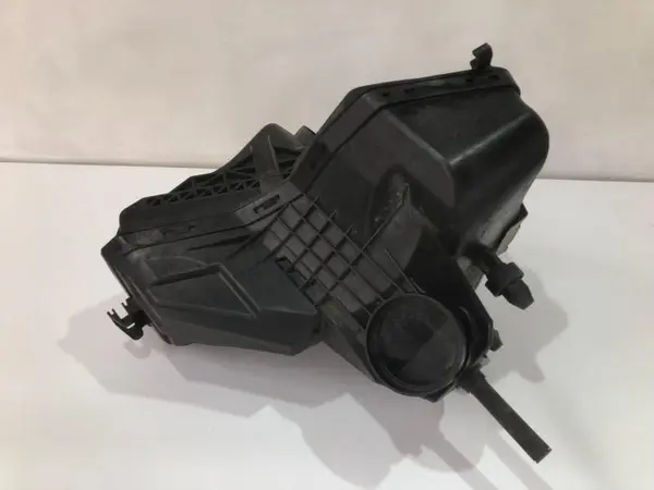 Carcasa filtru aer 8r0133843b Audi A4 (2007-2011) [8K2, B8] 1.8 tfsi CDHB