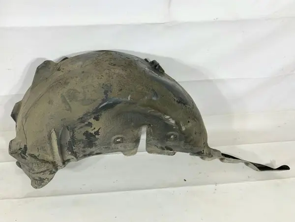 Carenaj roata dreapta spate Renault Megane 3 (2008-2012)