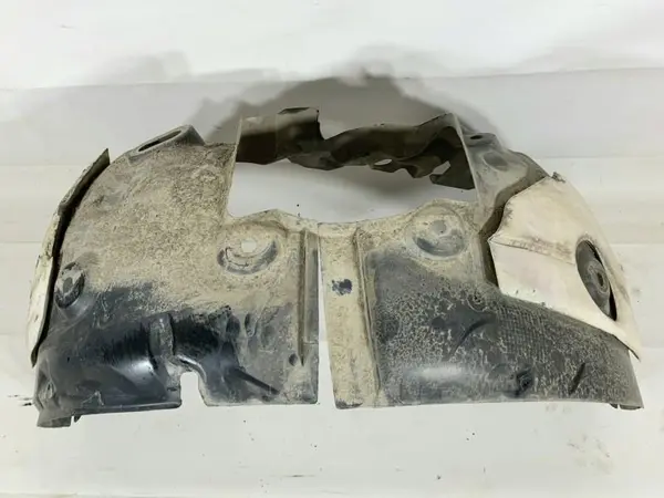 Carenaj roata stanga fata Renault Megane 3 (2008-2012)