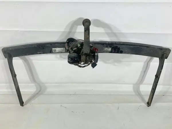 Carlig remorcare 1K5803881B Volkswagen Golf 5 (2004-2009)