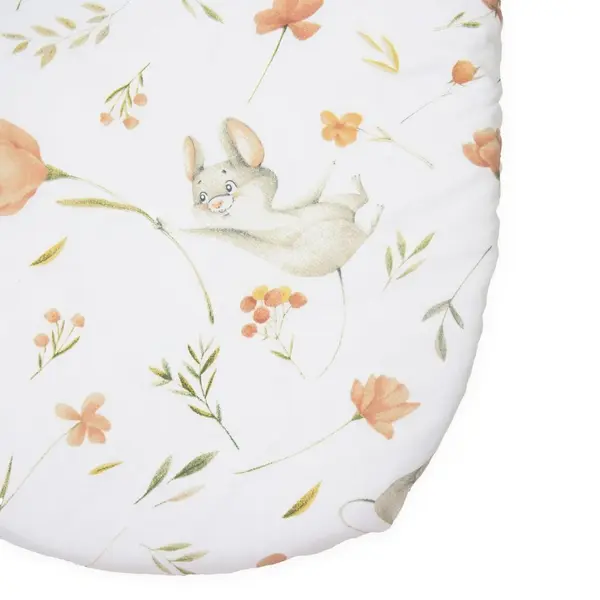 Cearceaf cu banda elastica pentru carucior copii Kerstin Fairytale Mouse, realizat din bumbac 100, dimensiune 80 x 38 cm