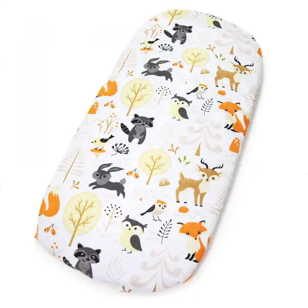 Cearceaf cu banda elastica pentru landou copii Kerstin Forest Friends, realizat din bumbac 100, dimensiune 80 x 38 cm