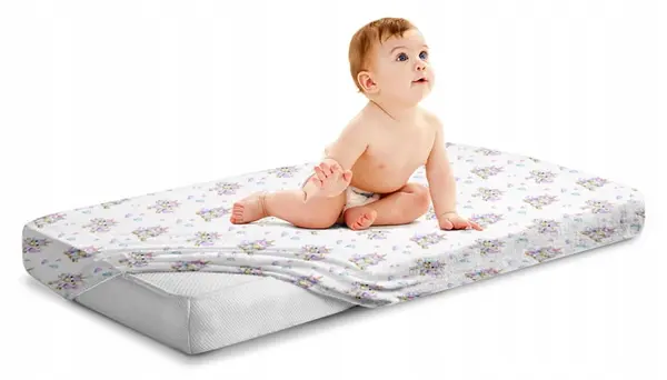 Cearceaf cu banda elastica pentru pat copii, dimensiune 120 x 60 cm, 100 bumbac, BabyMam Unicorn