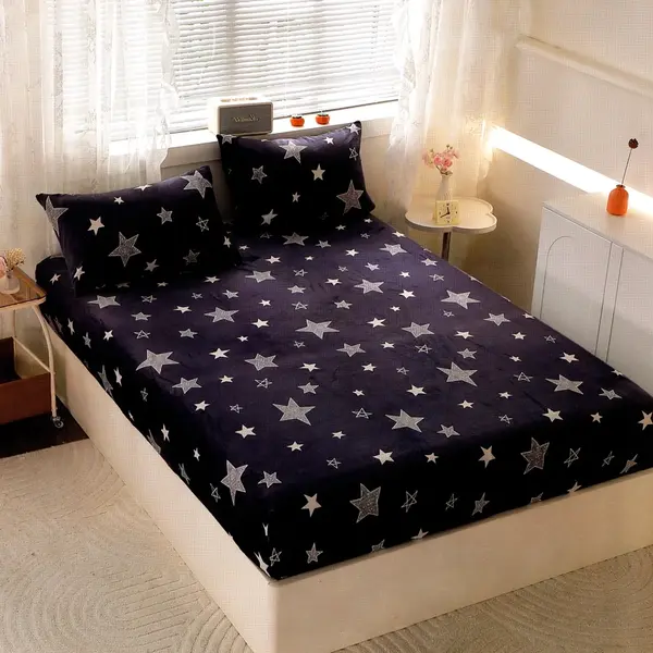 Cearsaf cu Elastic Cocolino 180x200cm si 2 fete de perna 50x70cm, Bleumarin, Stelute