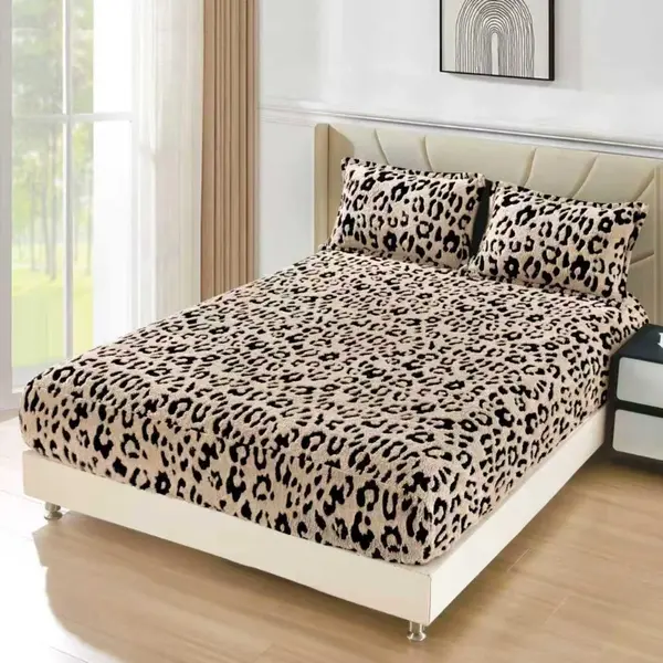 Cearsaf cu Elastic, Cocolino Sherpa Touch, 180x200cm si 2 fete de perna 50x70cm, Model Leopard, Bej