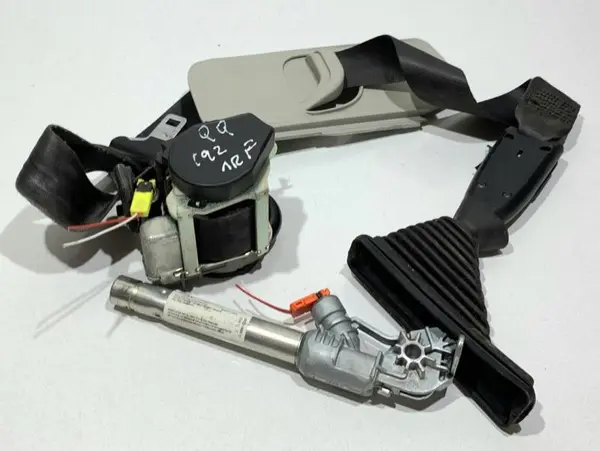 Centura de siguranta cu pretensioner dreapta fata 86884-BR00A Nissan Qashqai plus 2 facelift (2010-2014) [J10]