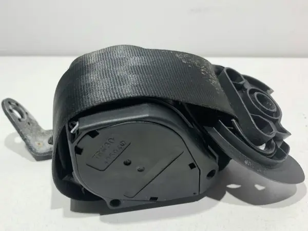 Centura de siguranta dreapta spate 6R0857806B Volkswagen Polo 5 facelift (2014-2017)