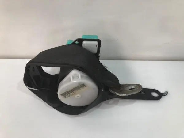 Centura de siguranta stanga spate 73370-02150 Toyota Corolla (2012-2018)
