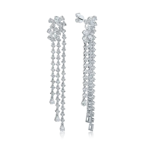 Cercei candelabru din aur alb cu diamante pear si rotunde de 4.21ct