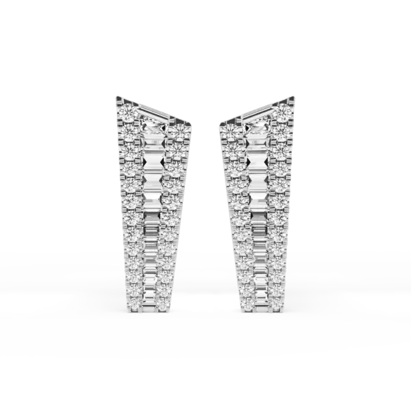 Cercei din aur alb cu diamante baguette si rotunde de 0.84ct