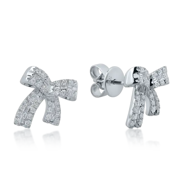 Cercei fundite din aur alb cu diamante baguette si rotunde de 0.3ct