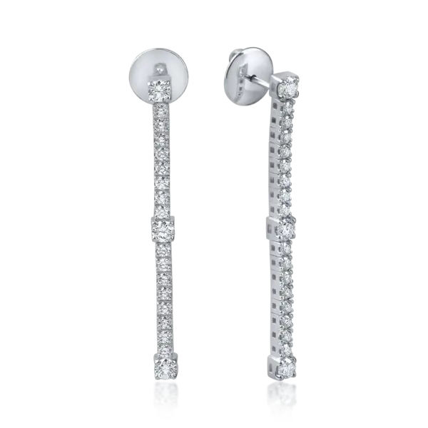 Cercei lungi din aur alb cu diamante de 1.2ct