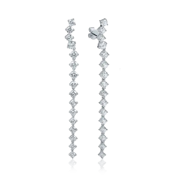Cercei lungi din aur alb cu diamante de 4.8ct