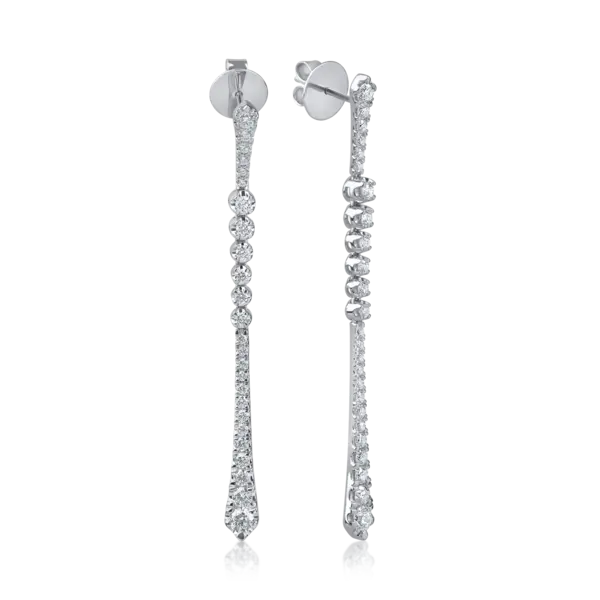 Cercei lungi din aur alb cu diamante microsetting de 1.8ct