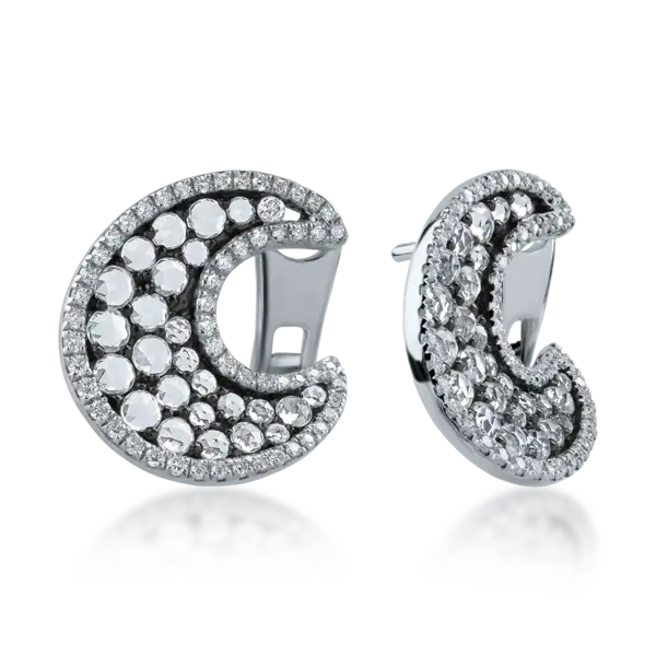 Cercei semiluna din aur alb cu safire albe taietura rose de 1.35ct si diamante de 0.36ct