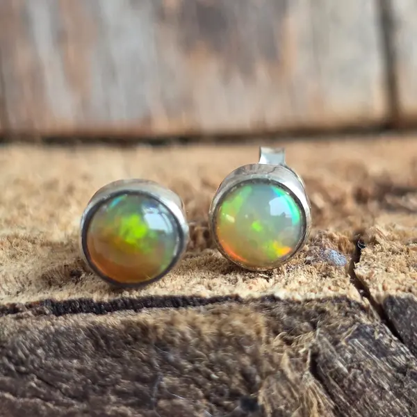 Cercei stud opal din argint Round | Model 1