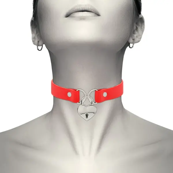 Choker COQUETTE Hand Crafted Choker, din piele vegană, accesoriu cu inimă, culoare roșu cu argintiu, 40 cm