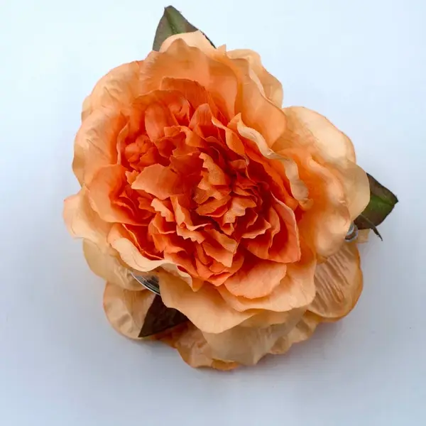 Clama de par statement cu floare tip bujor supradimensionata Portocalie