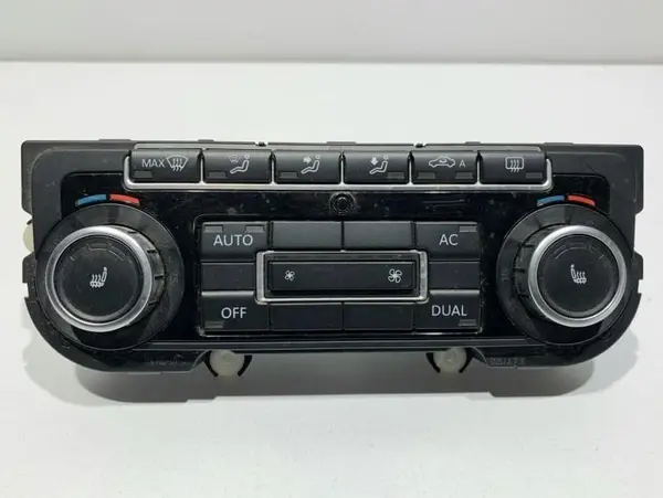Climatronic cu incalzire in scaune 5K0907044BD Volkswagen Passat B7 (2010-2014)