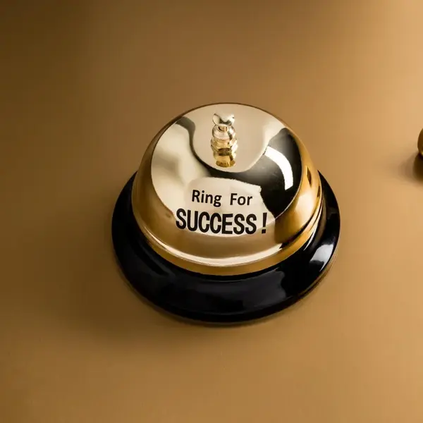 Clopotel de Masa Ring for SUCCESS , Cheama Succesul la Tine pe Birou!