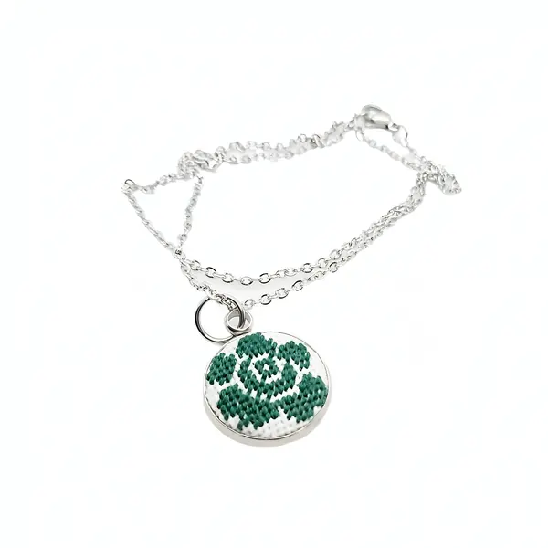 Colier inox cu broderie model floral trandafir Verde