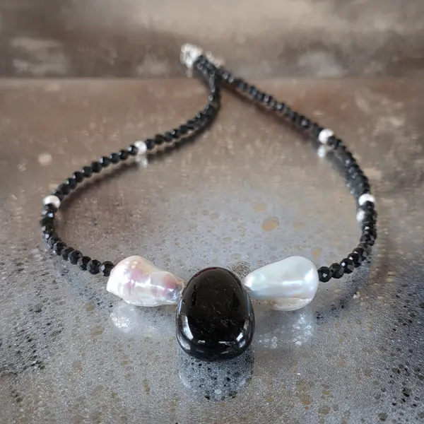 Colier obsidian argintiu si perle Shield of Silence#30
