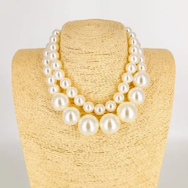 Colier scurt dublu cu perle mari , elegant si statement