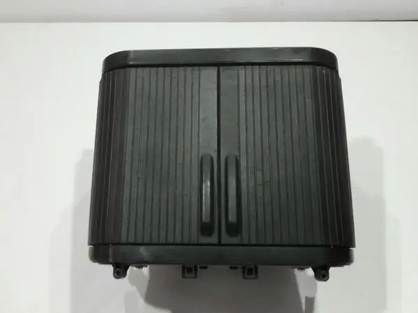 Compartiment / spatiu depozitare 68104-eq000 Nissan X-Trail (2001-2007)