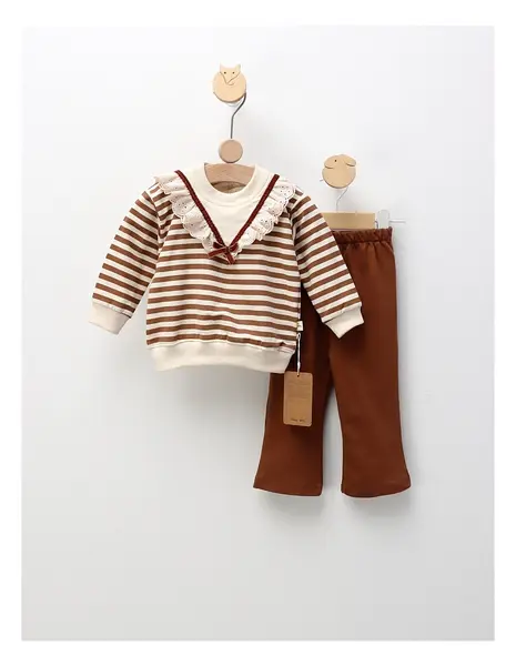 Compleu cu broderie Freya, model cu maro