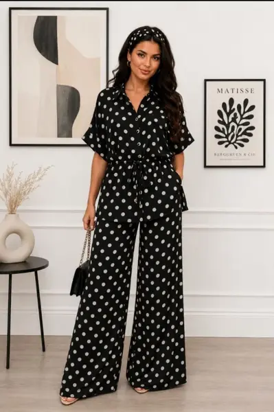 Compleu din vascoza cu pantaloni palazzo si bluza cu cordon, negru cu buline albe