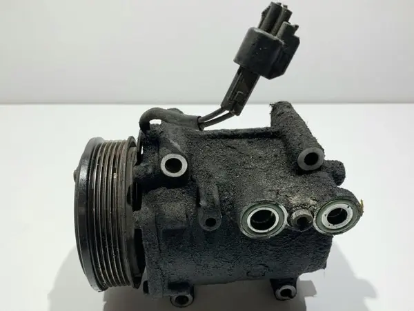 Compresor aer conditionat 8V51-19D629-DG Ford Fiesta 6 (2008-2012) [MK7] 1.6 tdci HHJF
