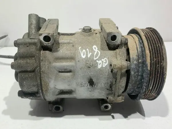 Compresor aer conditionat 926009865R Dacia Duster (2010-2013) 1.5 dci K9K 110 cp