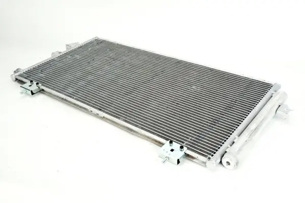Condensator climatizare potrivit (cu uscator) TOYOTA RAV 4 2.0 D-4D 4WD 01-116 km, 2.0 VVTi 00-4WD 150c.p., 1,8