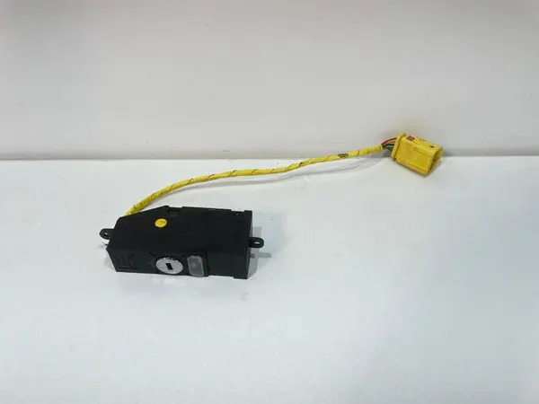 Contact pornire 3d1919211a Volkswagen Phaeton (2002-2010)
