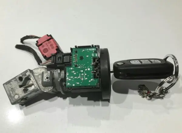 Contact pornire cu cheie N0502060 Dacia Logan 2 (2012-2017)