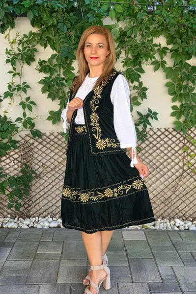 Costum catifea Vesta si Fusta 4