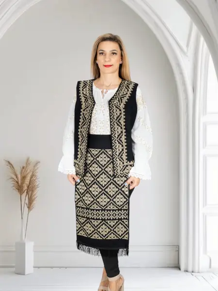 Costum Traditional Vesta si Fote Alina 6