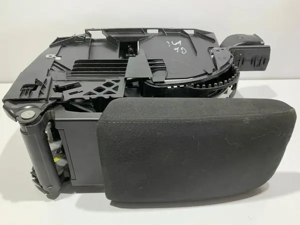 Cotiera 1K5864251C Volkswagen Golf 6 (2008-2013)