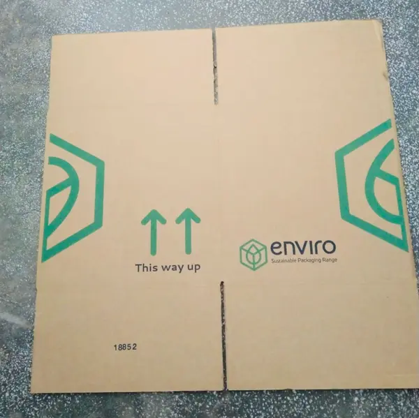Cutie carton pereti dubli cu izolator termic - 100 reciclabil ECO-BOX - 335 x 335 x 335mm