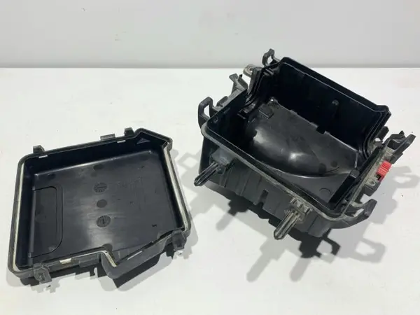 Cutie panou / tablou sigurante 284C40002R Renault Megane 3 facelift (2012-2016)