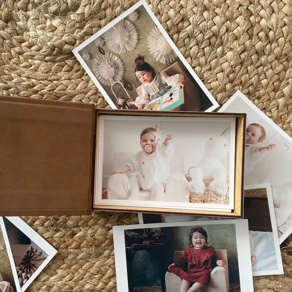 Cutie pentru fotografii, ramă foto bebe, Maro, Catifea, TWINDECO Teddy Velvet Dream Box
